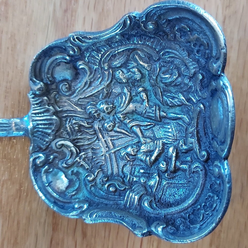 1930's Ornate Gothic Shovel spoon - Picture 2 of 4
